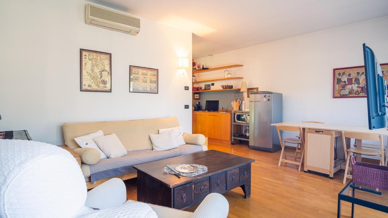 The Zodiac Apartment - Italian Homing Sirmione Bagian luar foto