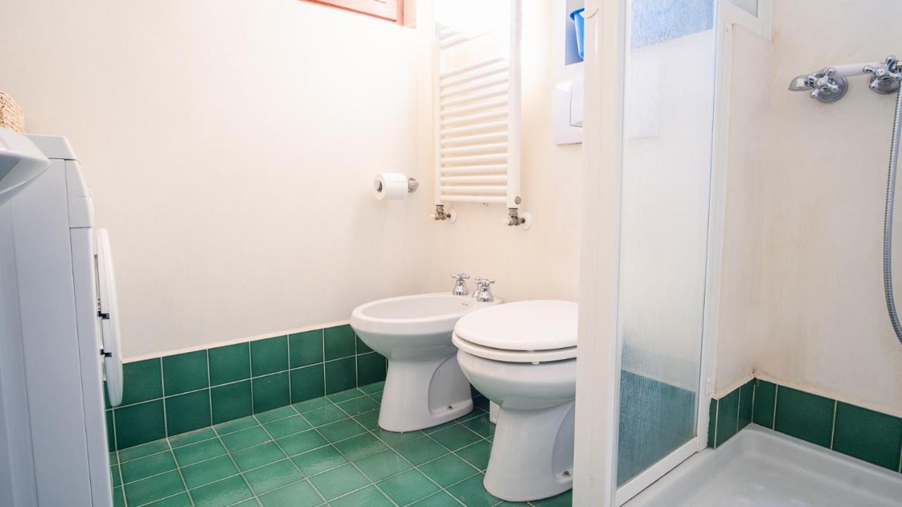 The Zodiac Apartment - Italian Homing Sirmione Bagian luar foto